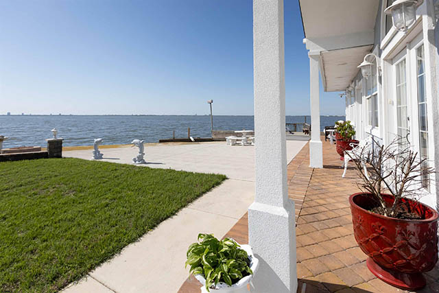 333  Oakland - , PLEASANTVILLE