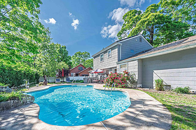 6  Holly - , NORTHFIELD