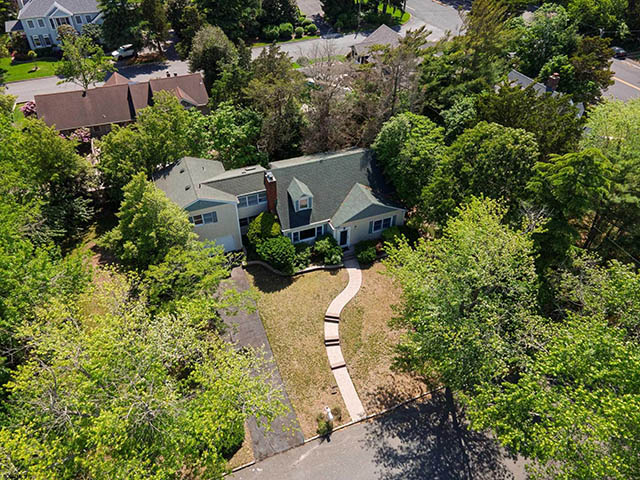 209  Berkshire - , LINWOOD