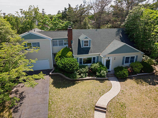209  Berkshire - , LINWOOD
