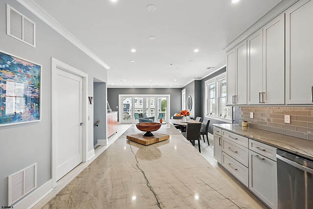 105 S Surrey Ave - , VENTNOR CITY