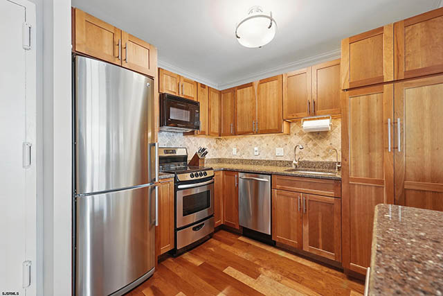 111 S 16th Ave - , LONGPORT