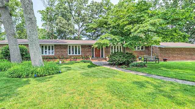 9  Lesley - , NORTHFIELD