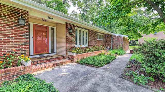 9  Lesley - , NORTHFIELD