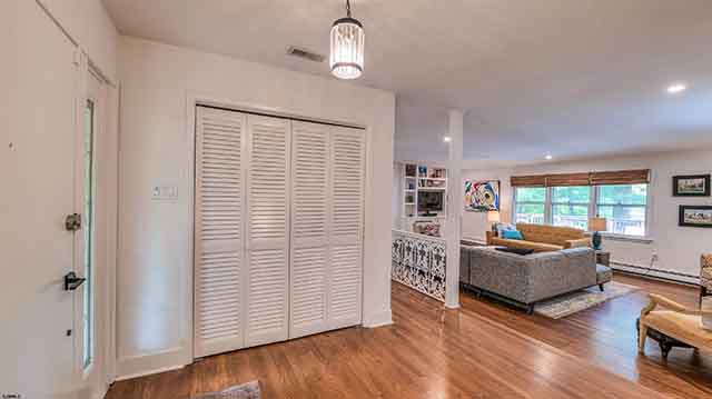 9  Lesley - , NORTHFIELD